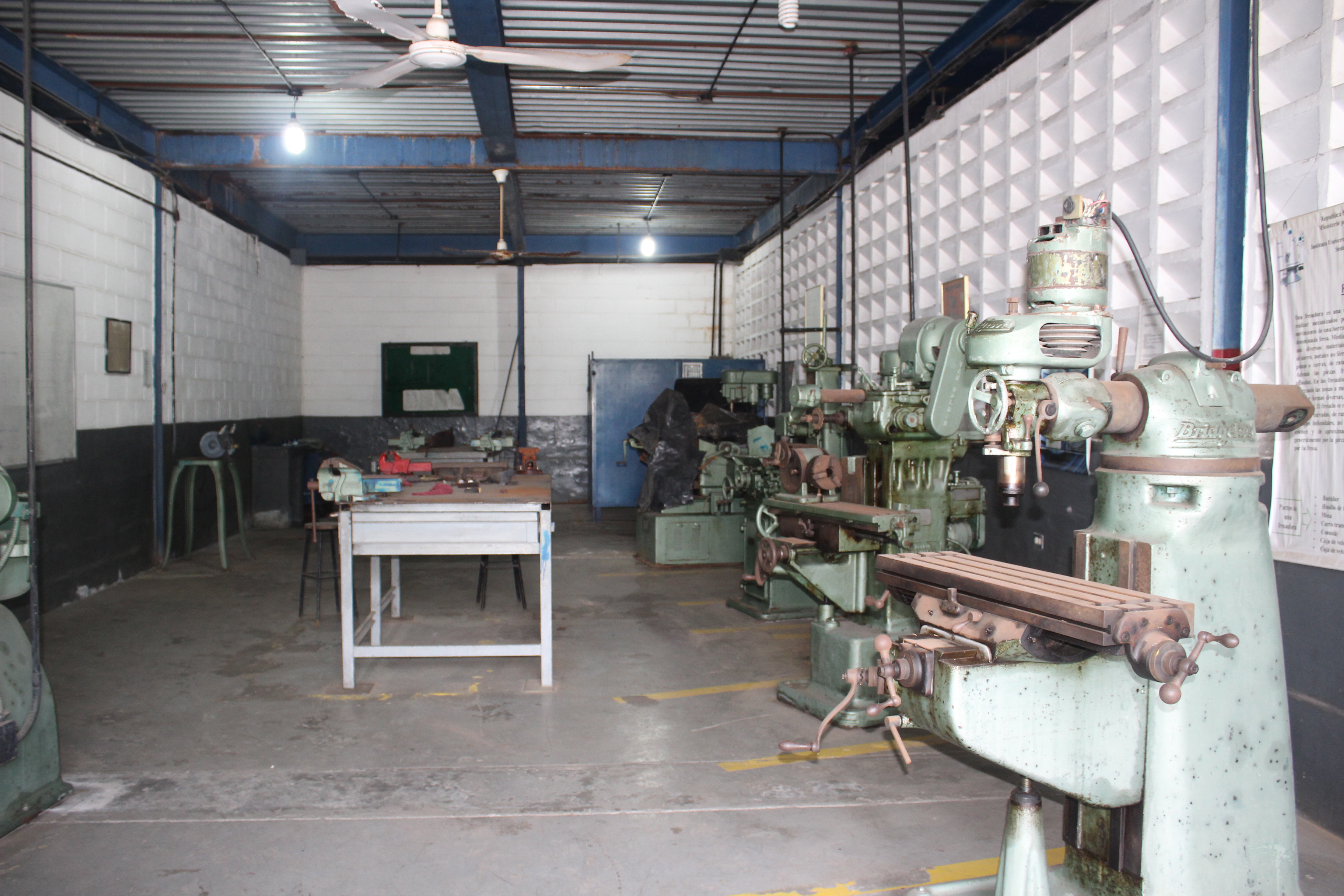 Taller 06 - Máquinas de Herramientas (4)